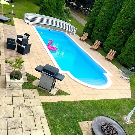 Maison Cosy Avec Piscine A Liffol-le-grand, 42 M² Prázdninový dům Liffol-le-Grand